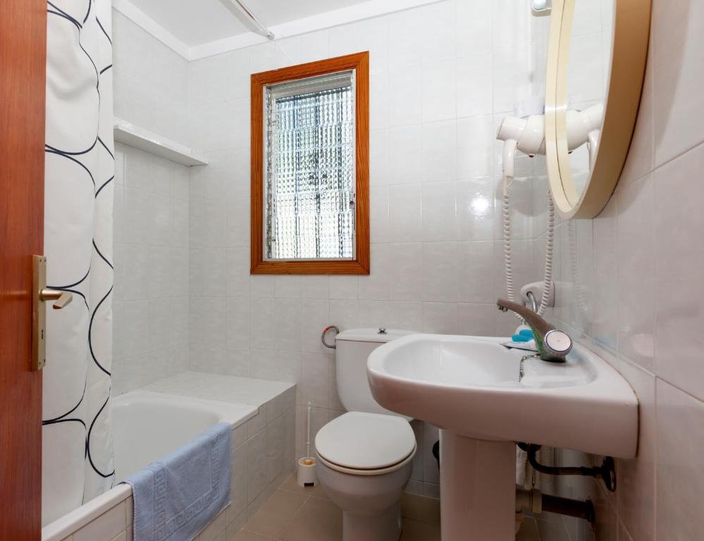 Apartamentos Leo Port de Pollença Quarto foto
