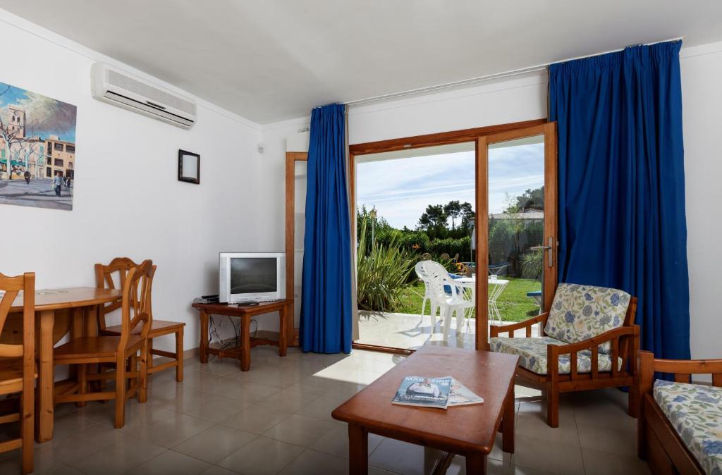 Apartamentos Leo Port de Pollença Quarto foto