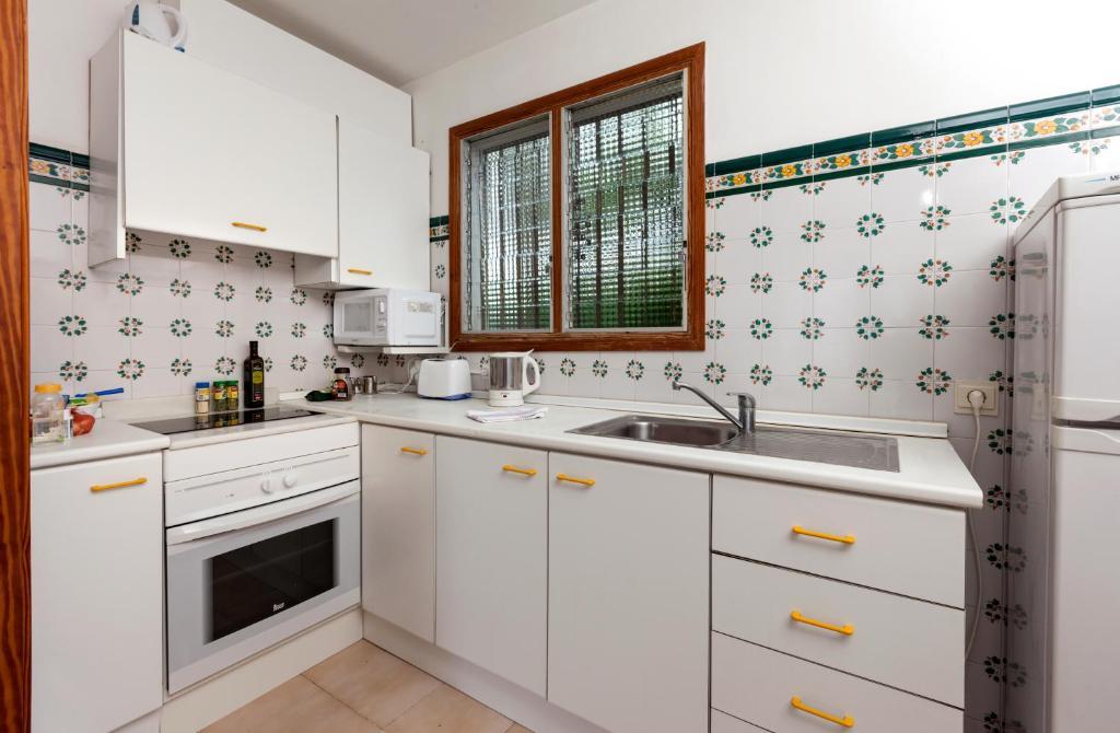 Apartamentos Leo Port de Pollença Quarto foto